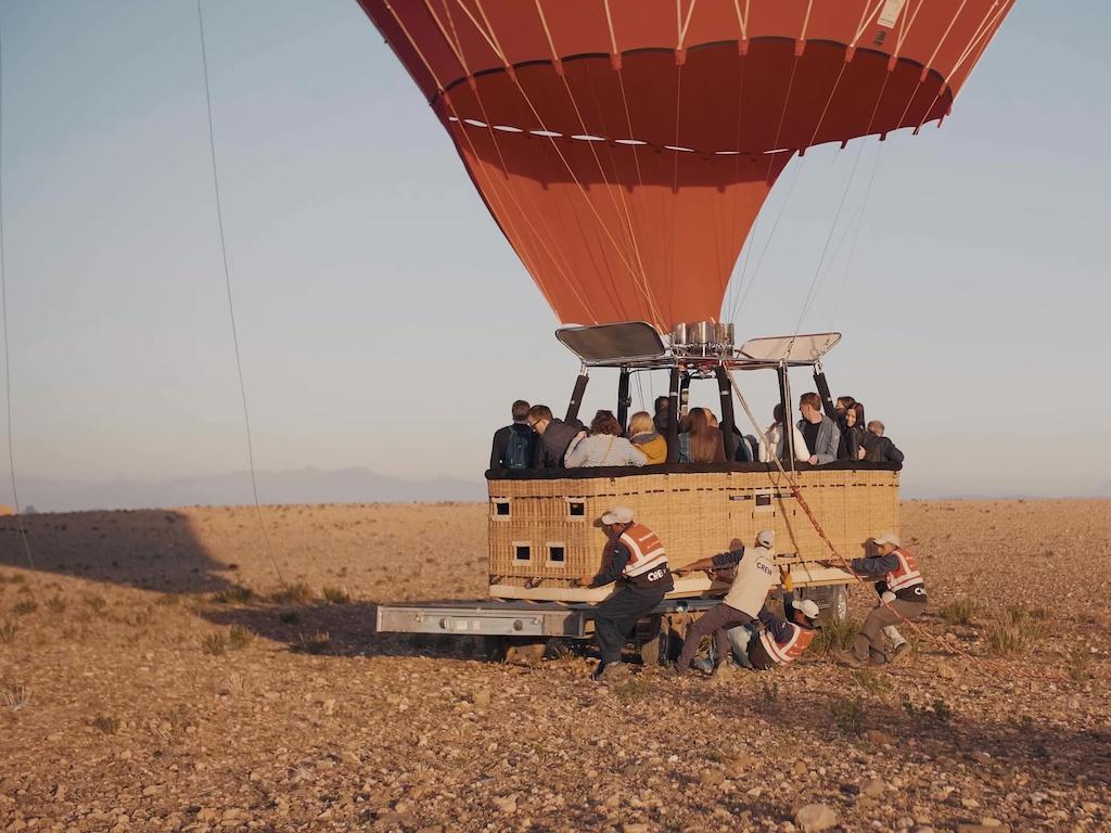 Hot air balloon flight with breakfast - photo 2