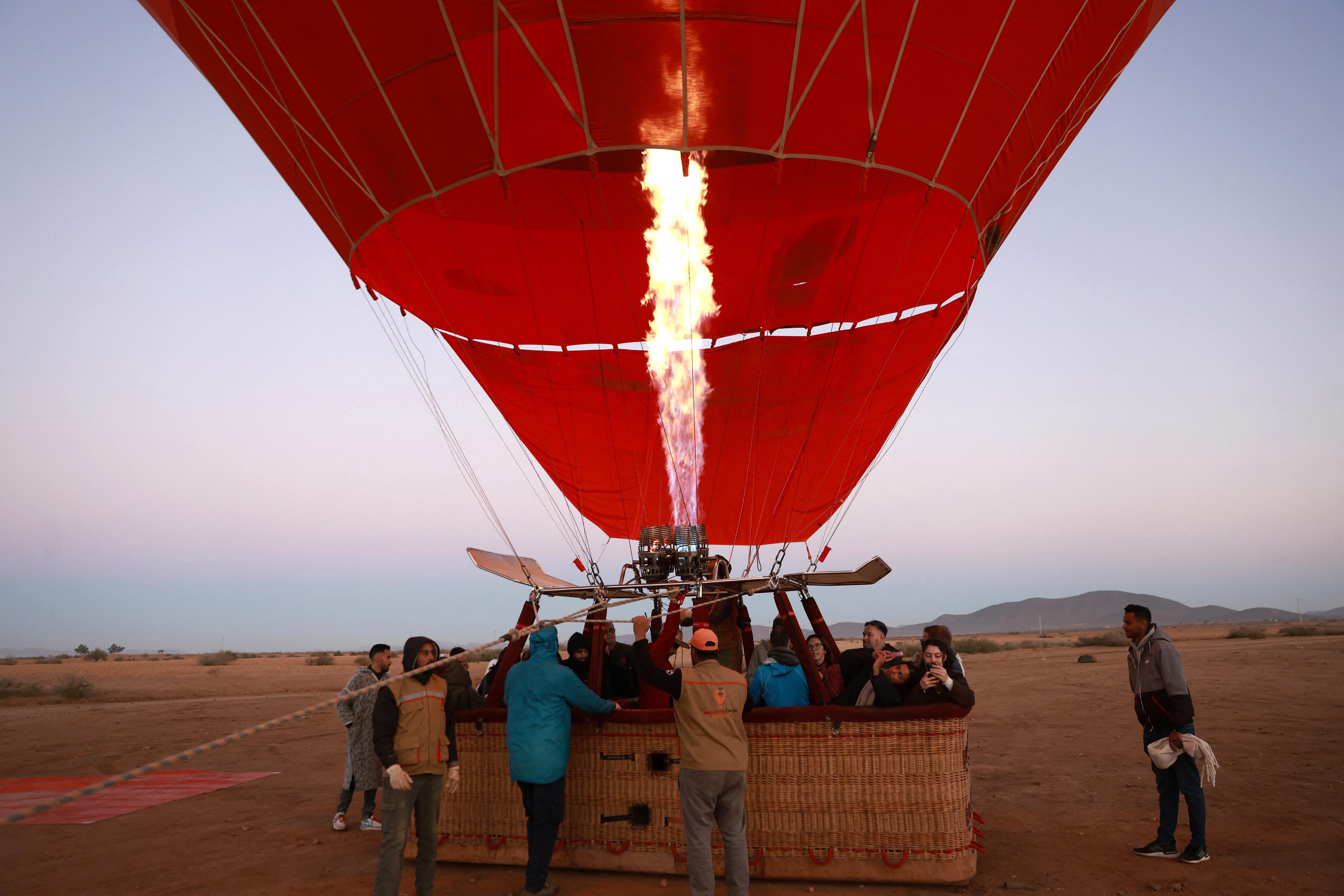 Hot air balloon flight with breakfast - photo 3
