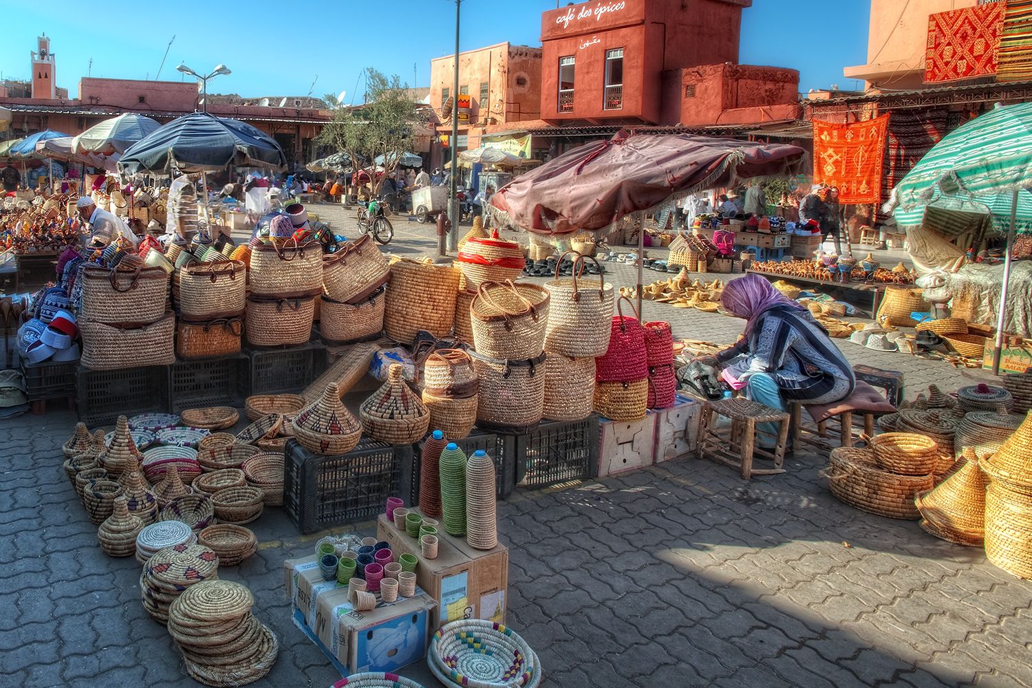 Shopping in the Souks of La Medina - photo 2