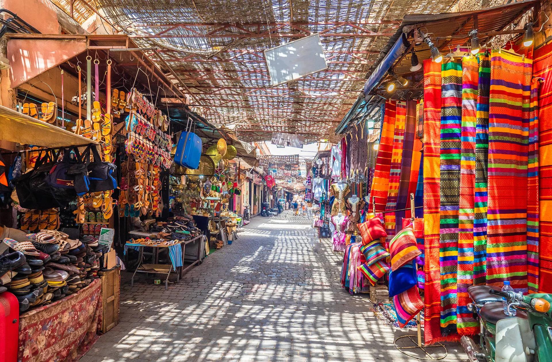 Shopping in the Souks of La Medina - photo 3