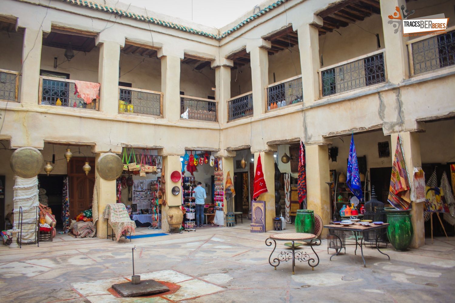 Shopping in the Souks of La Medina - photo 5
